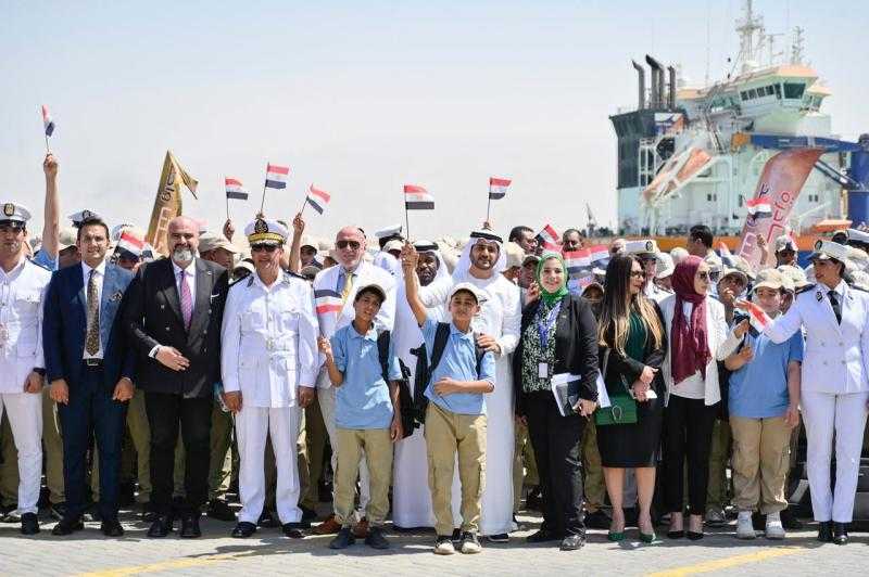 شباب مبادرة ”جيل جديد” للمناطق الحضارية يزور موانئ دبي العالمية بميناء السخنة